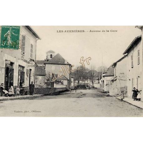 LES AVENIERES